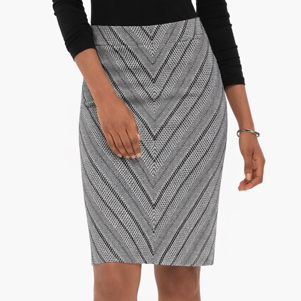 The Limited Black and White Patterned High Waist Pencil Skirt size 2